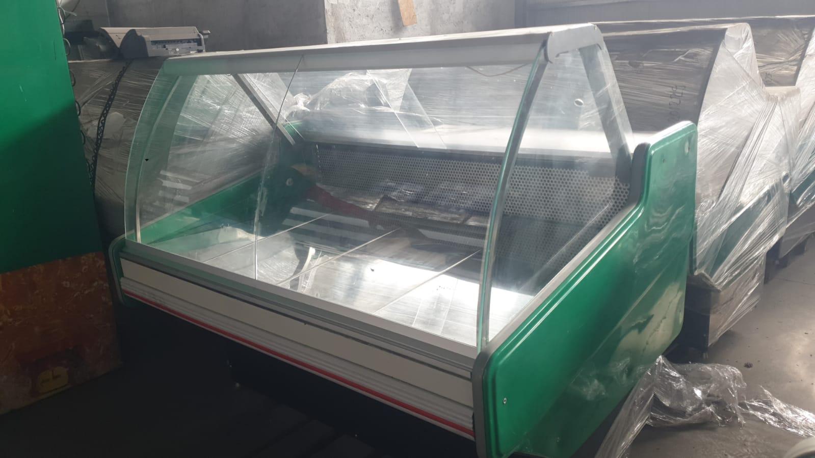 Vand vitrine frigorifice pentru mezeluri,lactate