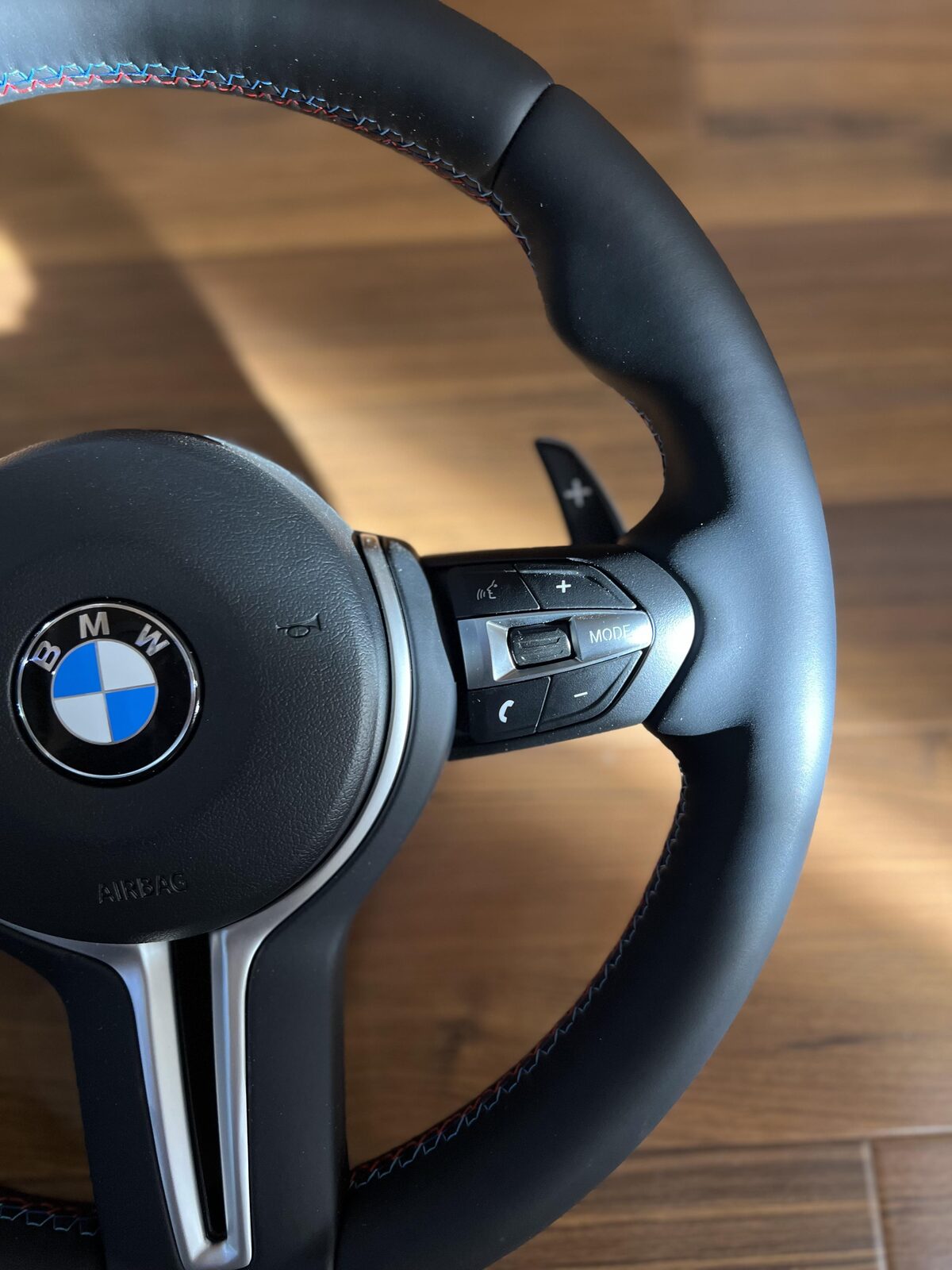 Vând volan BMW M cu padele