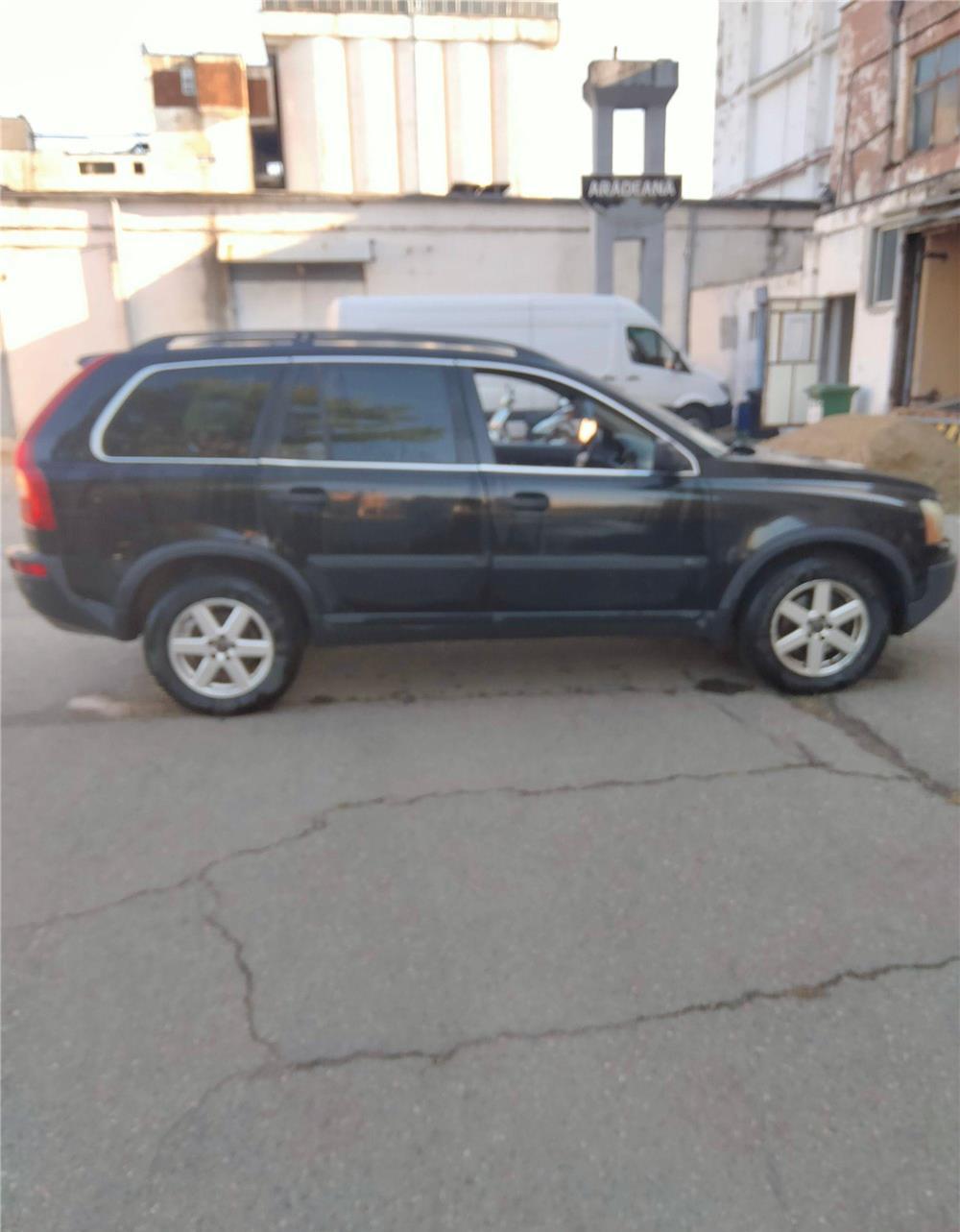 Vand Volvo XC 90 2003, benzina, in stare de functionare buna .