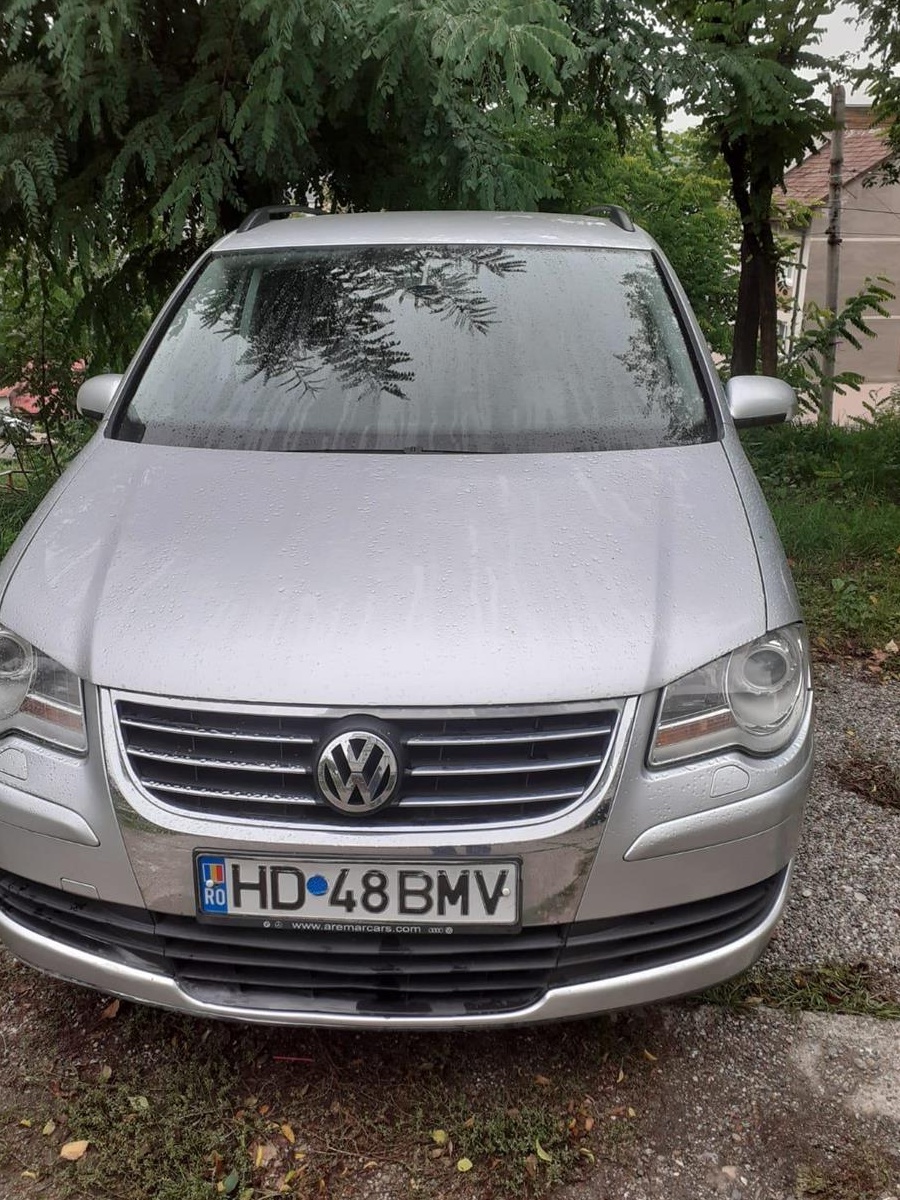 Vand vw Touran 2,0 d 162000 km cu distributia schimbata si garantie