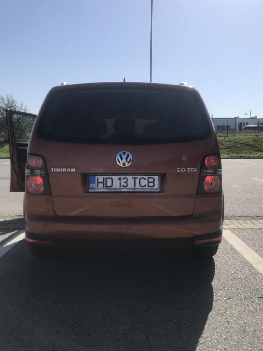 VAND VW TOURAN CROSS 7LOCURI