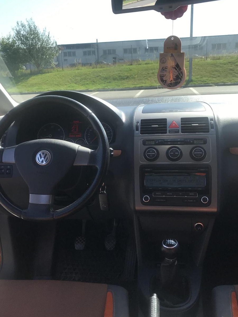 VAND VW TOURAN CROSS 7LOCURI