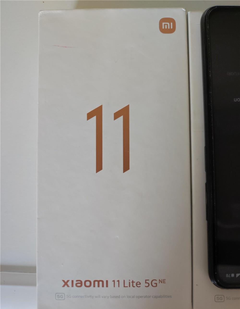Vând Xiaomi 11 Lite 5G NE, 8 GB RAM, 128GB Stocare arata 10/10