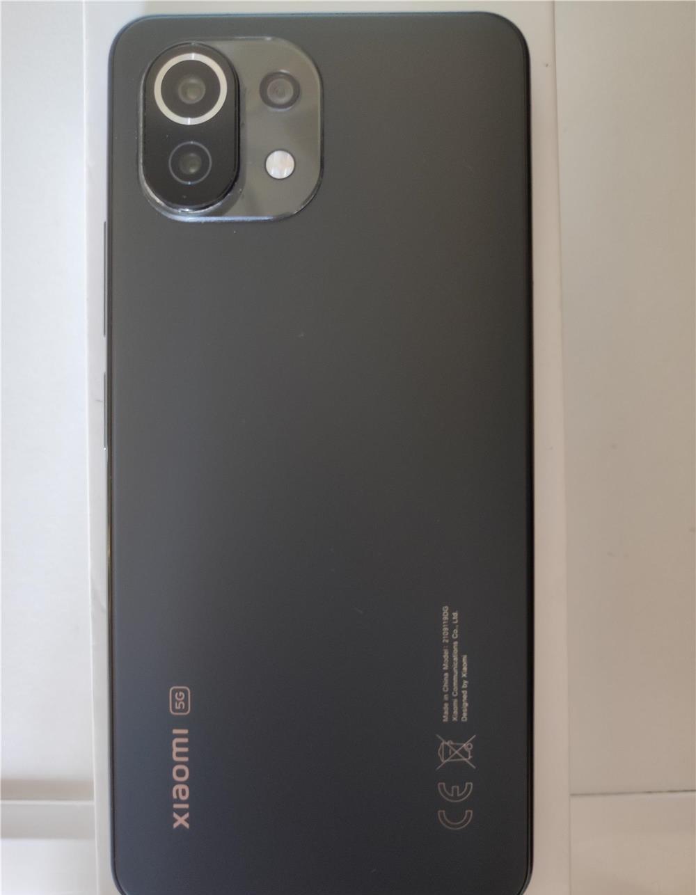 Vând Xiaomi 11 Lite 5G NE, 8 GB RAM, 128GB Stocare arata 10/10