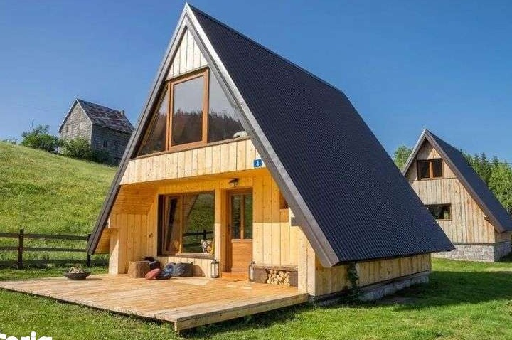 Vand/fac case modulare cabane foisore etc