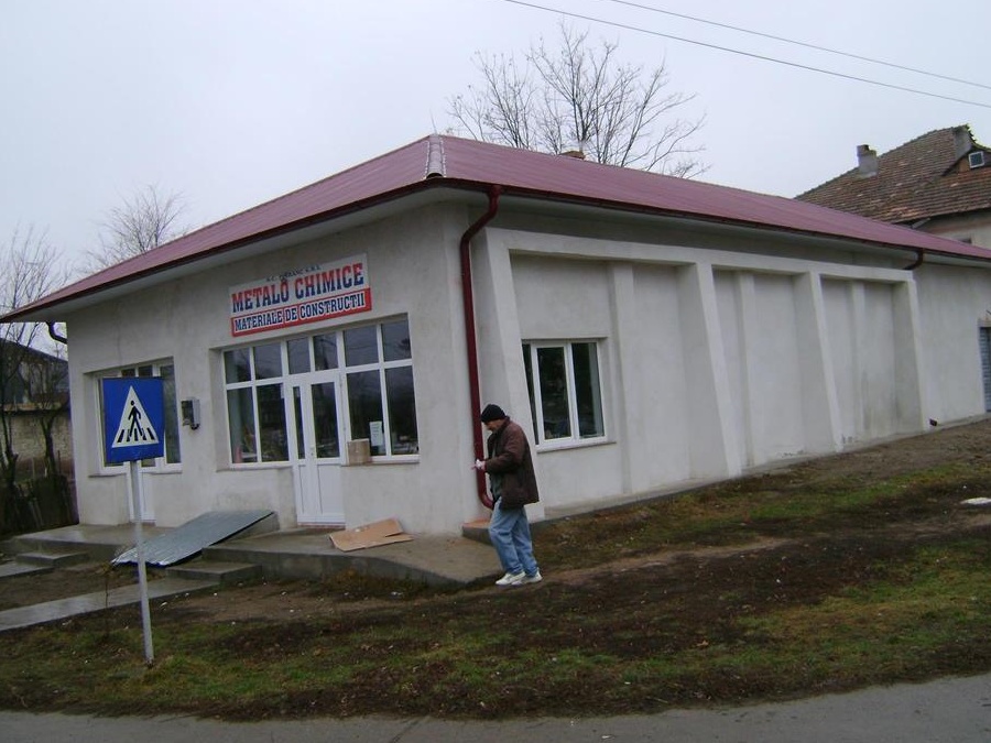 Vand/inchiriez spatiu comercial 218 mp in Comuna Radauti-Prut