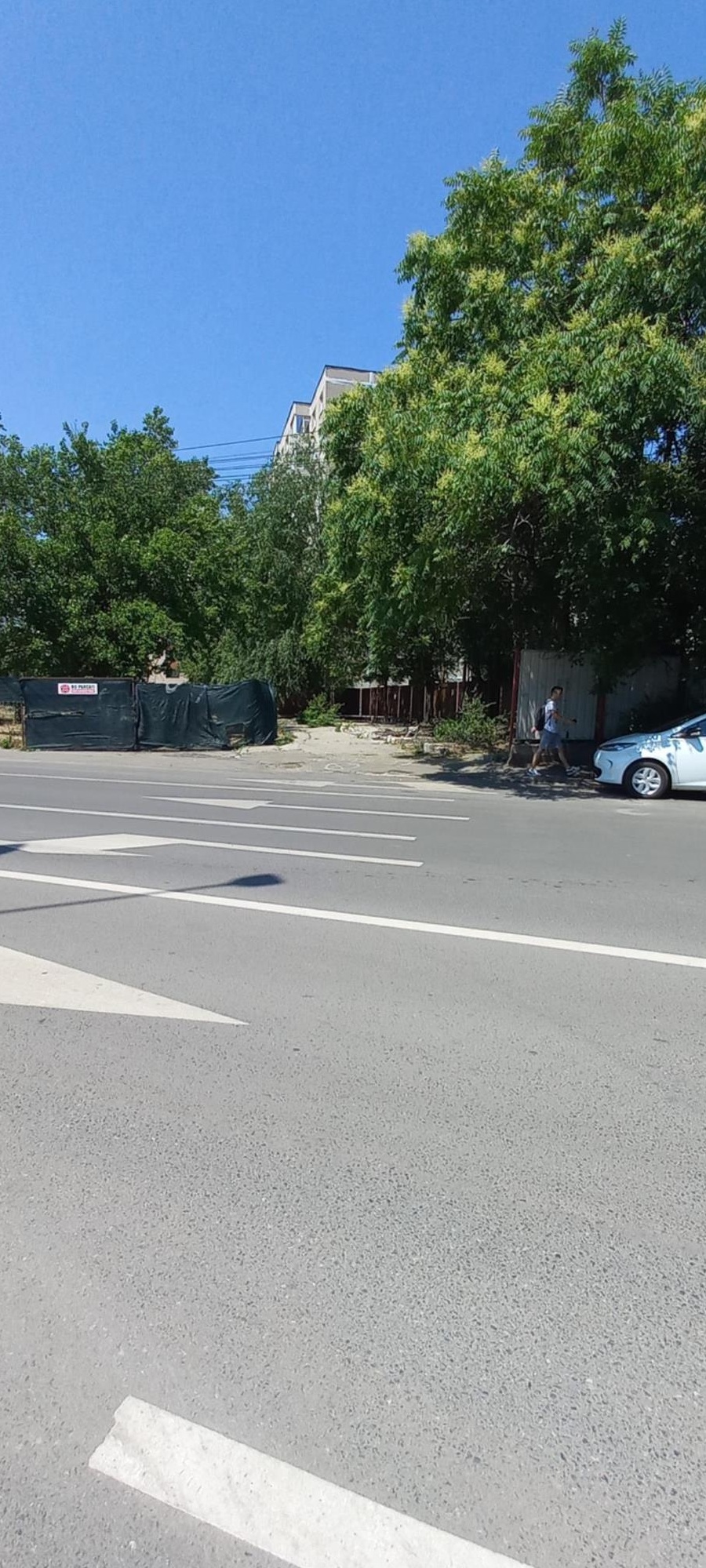 Vand/inchiriez teren lujerului stradal