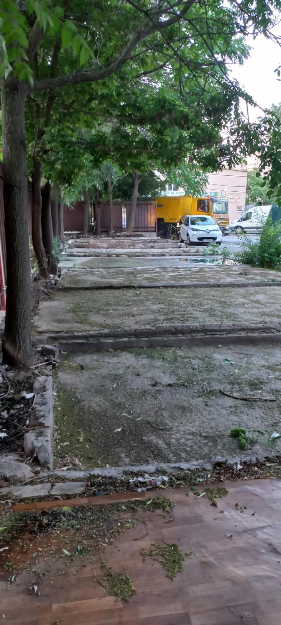 Vand/inchiriez teren lujerului stradal
