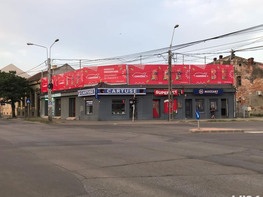 Vand/Schimb  imobil spatii comerciale/publicitare !!