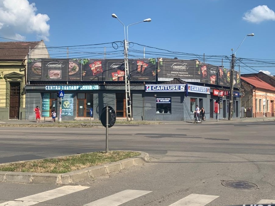Vand/Schimb  imobil spatii comerciale/publicitare !!