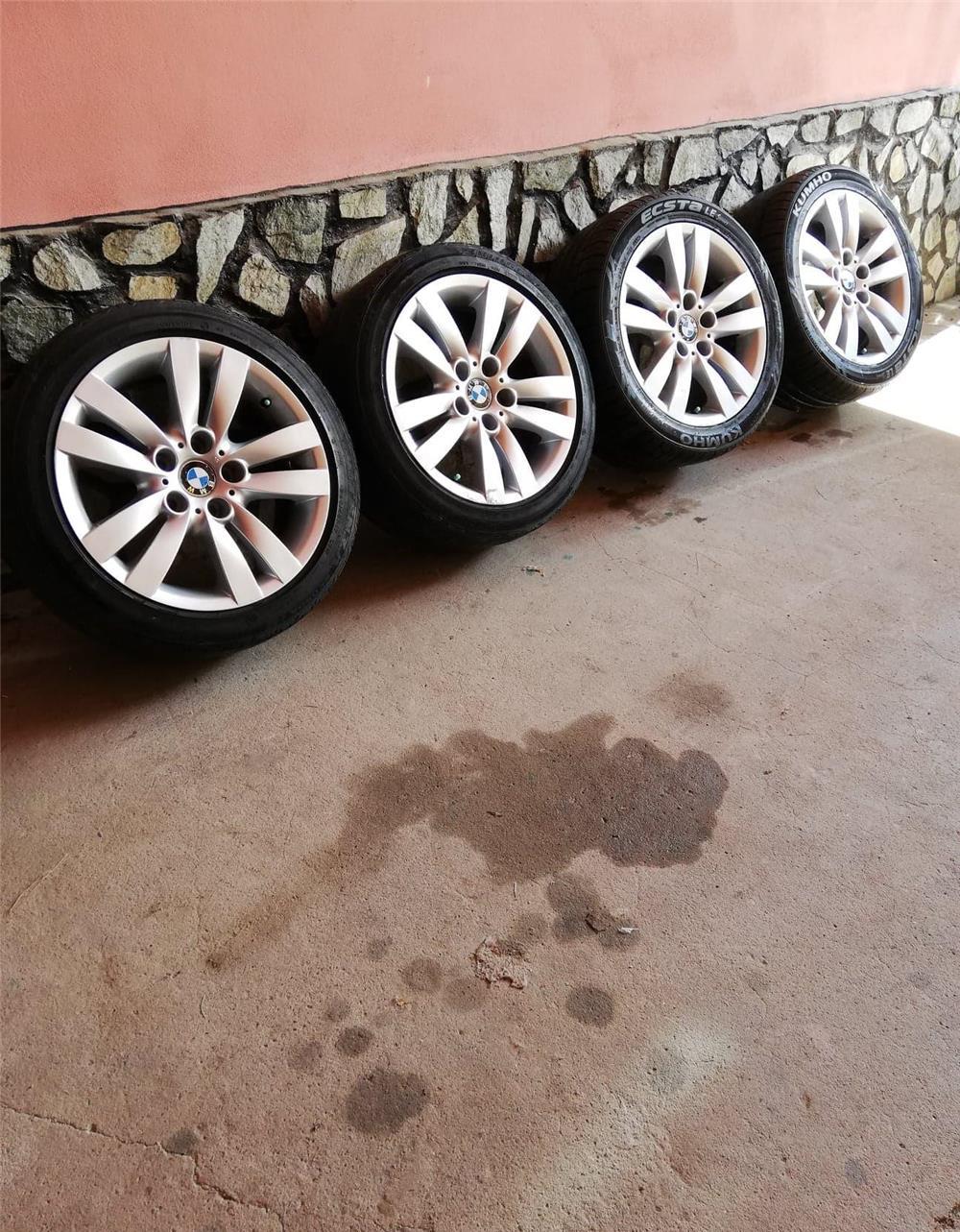 Vand/schimb jante BMW R17 dotate cu anvelope de vara in doua latimi(225/45/17 fata,255/40/17 spate)