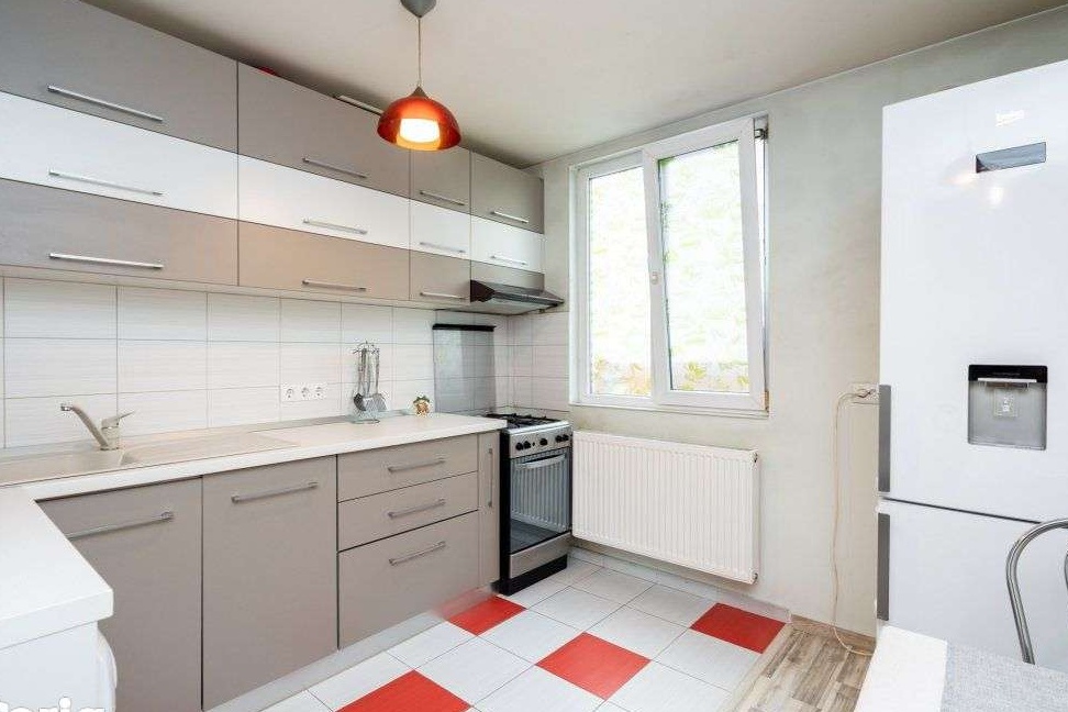 Vanzare 2 camere la cheie - bl. 1978, Metrou Favorit, comision 0%