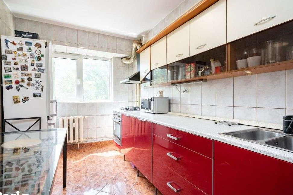 Vanzare 3 camere - Parc Drumul Taberei - metrou Raul Doamnei, bloc din