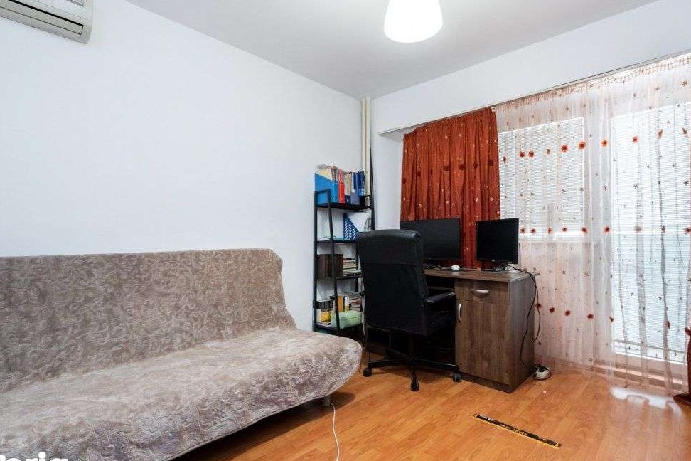 Vanzare 3 camere - Parc Drumul Taberei - metrou Raul Doamnei, bloc din