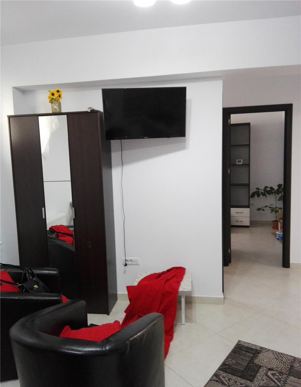 Vanzare apartament 2 cam, bucatarie, baie, demisol.