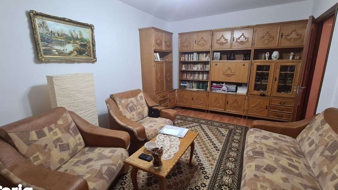 Vanzare Apartament 3 Camere Republicii- Mega Image