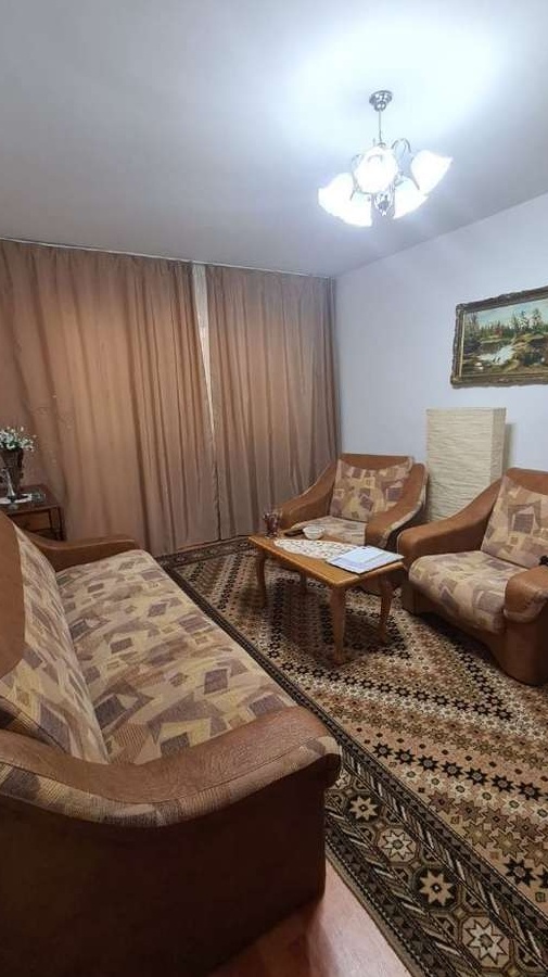 Vanzare Apartament 3 Camere Republicii- Mega Image