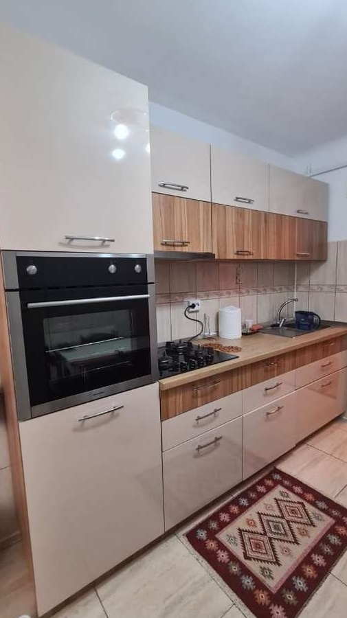 Vanzare Apartament 3 Camere Republicii- Mega Image