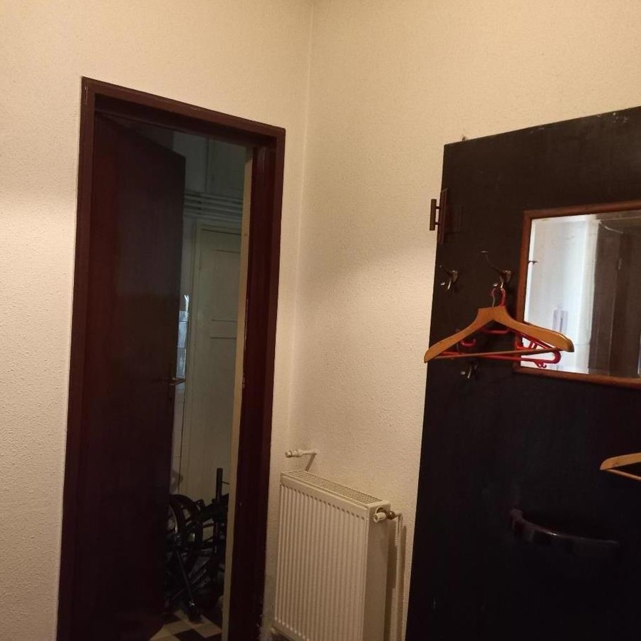 Vanzare apartament 3 camere ultacentral, vis-a-vis hotel Intercontinental si Teatrul National