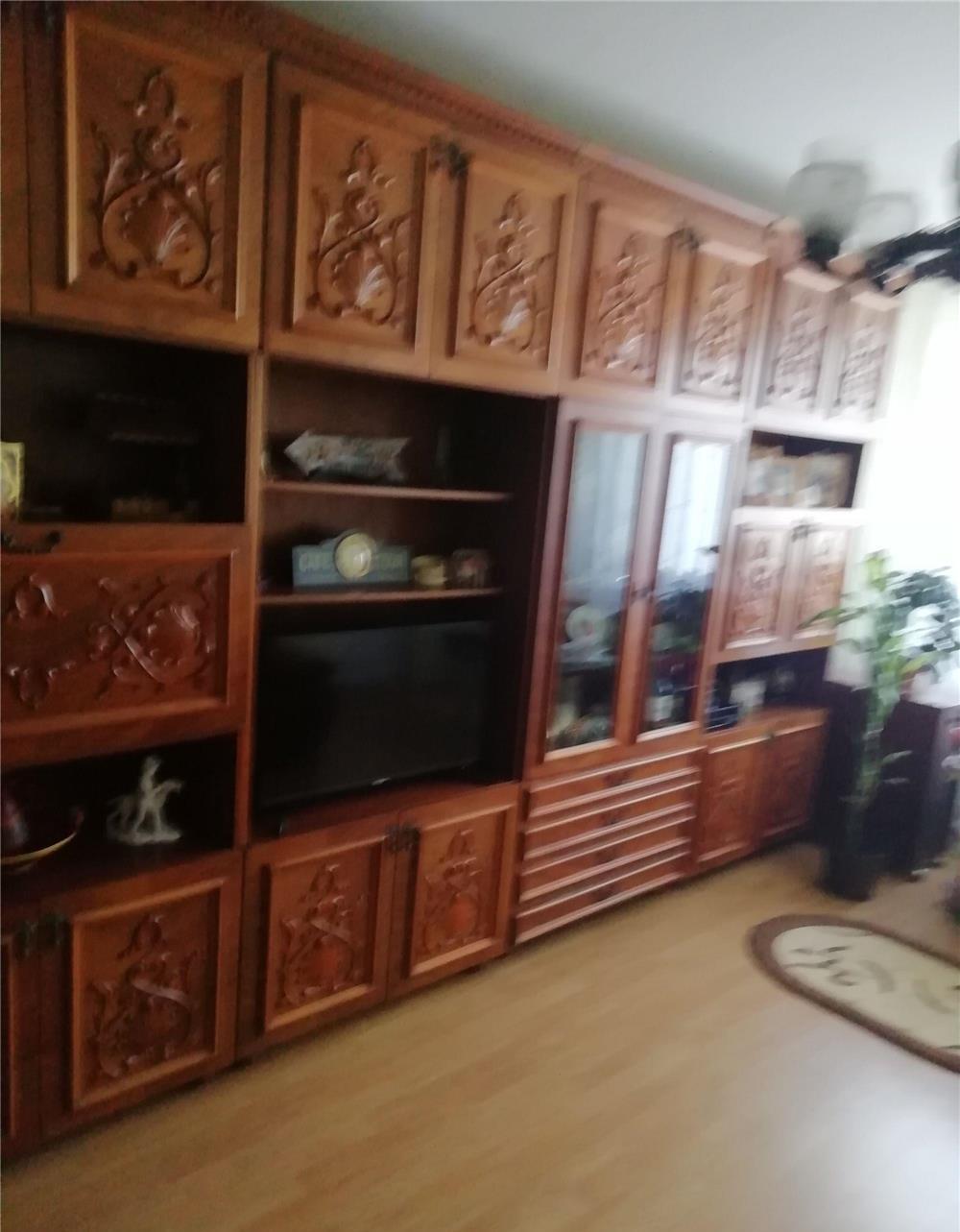 Vânzare apartament 3c decomandat etaj 3/8 confort I renovat în totalitate scară curata loc parcare