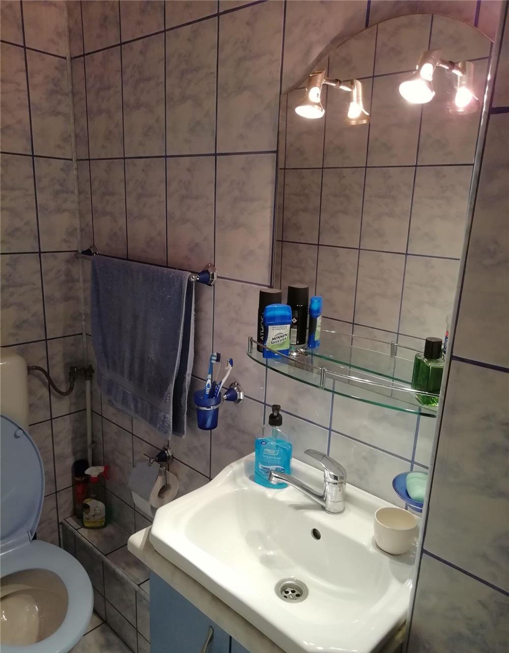 Vânzare apartament 3c decomandat etaj 3/8 confort I renovat în totalitate scară curata loc parcare