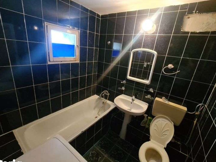 Vânzare apartament 4 camere decomandat confort 1 Rahova
