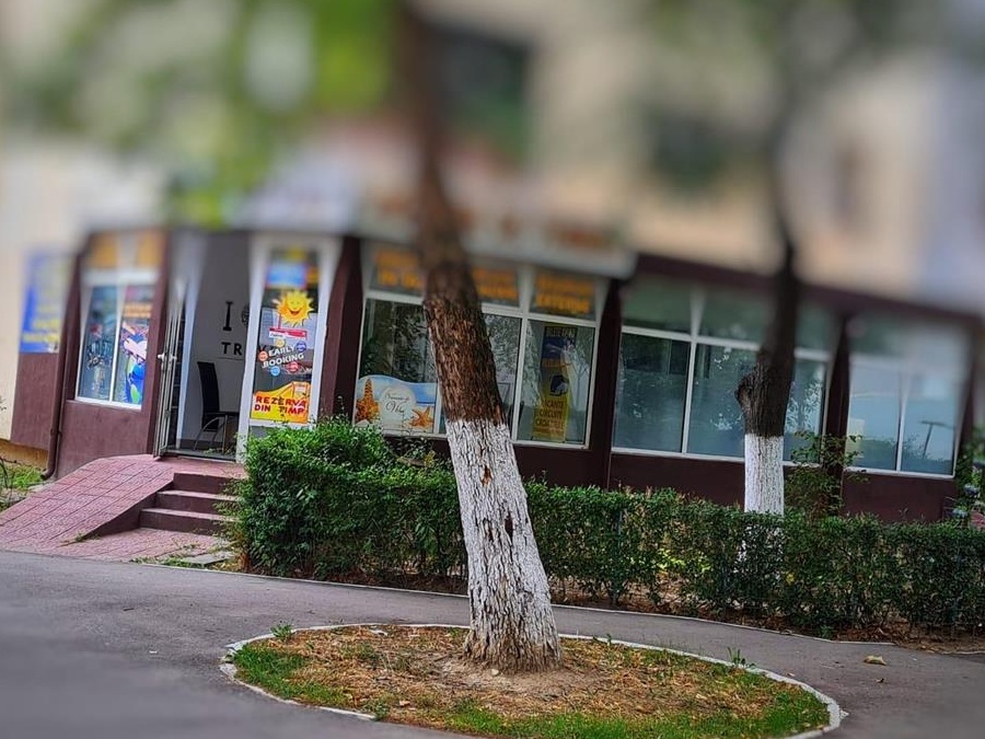 Vânzare apartament amenajat ca SPATIU COMERCIAL