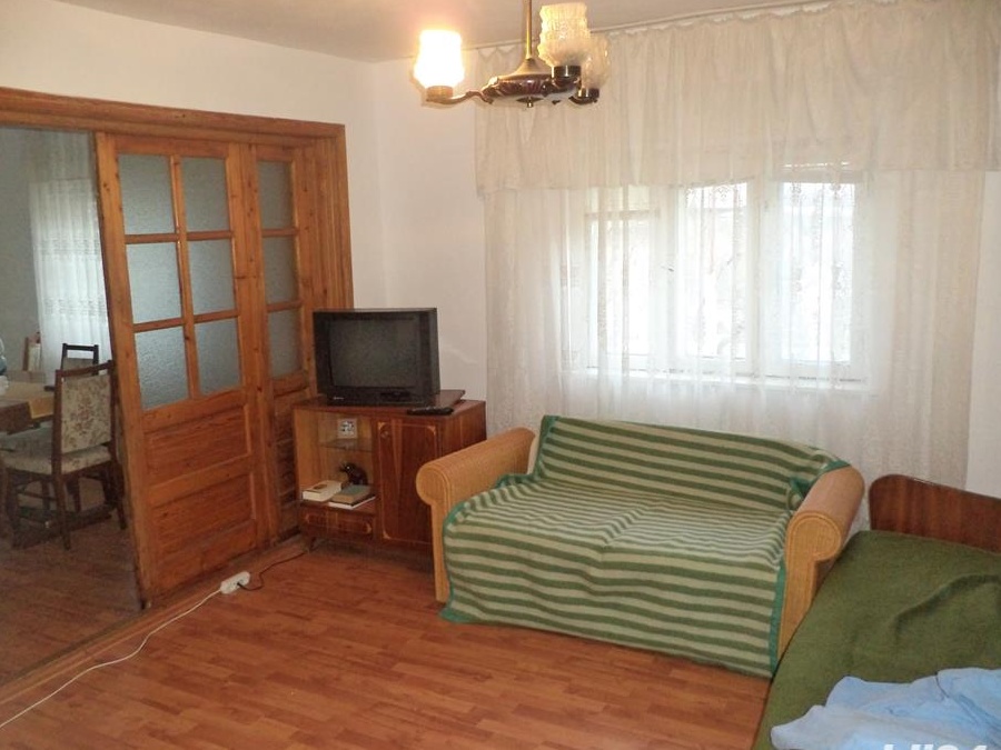 Vanzare casa cu 5 camere+795mp teren, Corbu