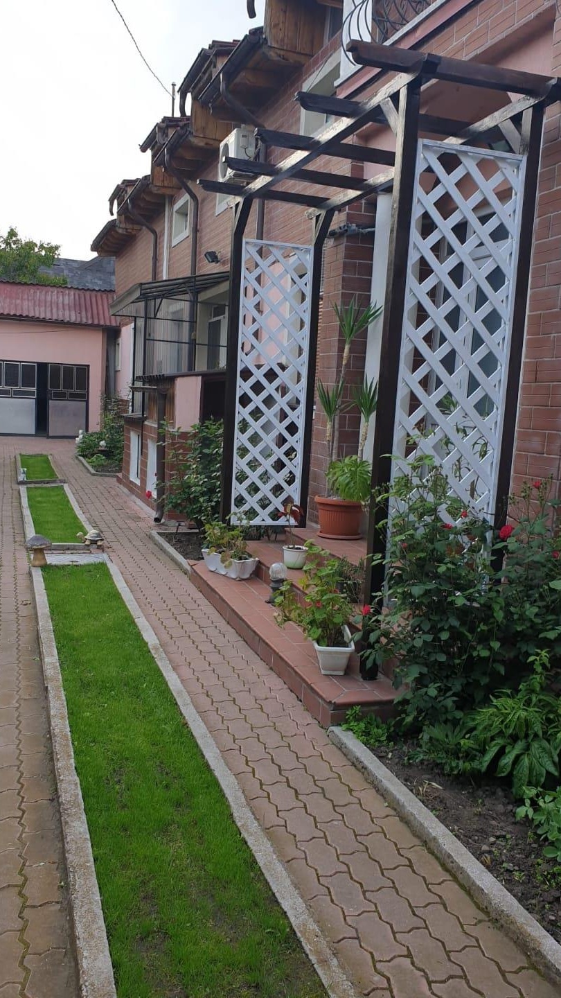 Vanzare casa, policlinica judeteana, zona 23 august