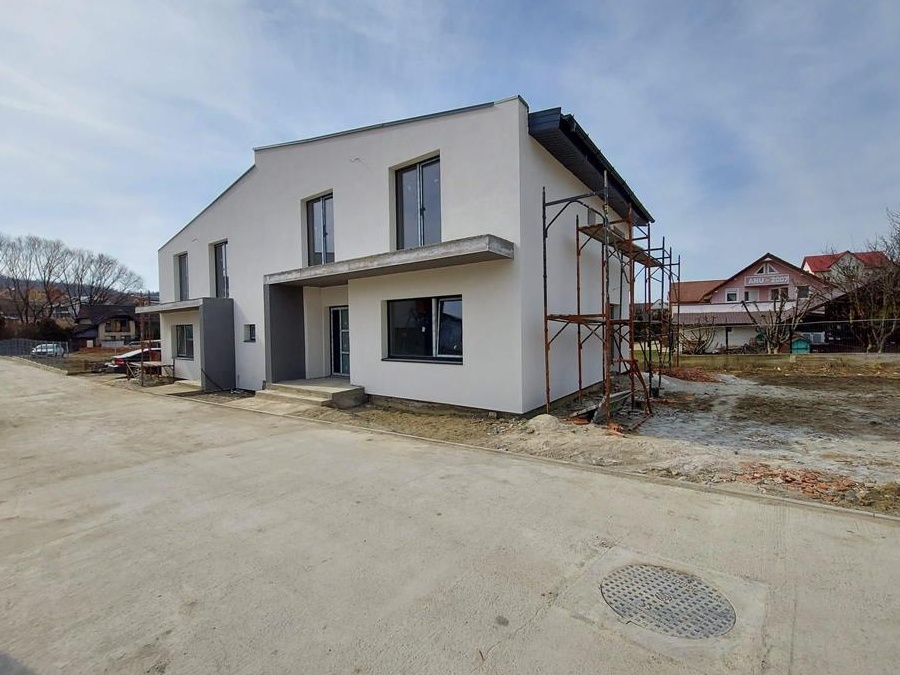 VÂNZARE CASE SĂRMAȘ
