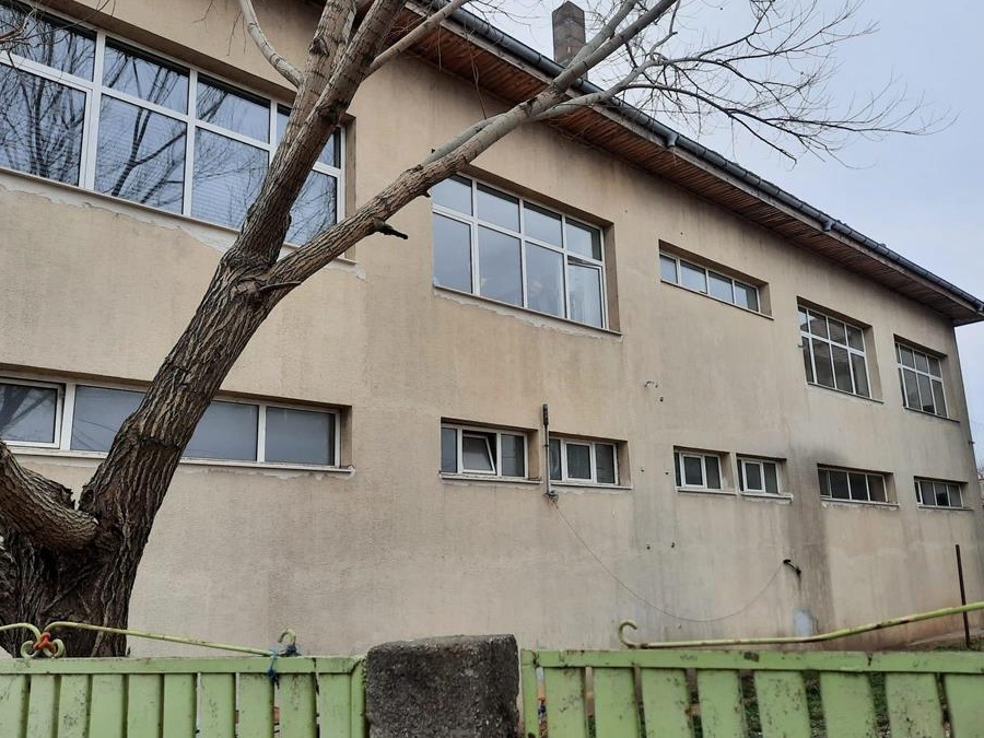 VANZARE Cladire spatii comerciale si birouri P+1E str. Dunarii nr.273, Alexandria