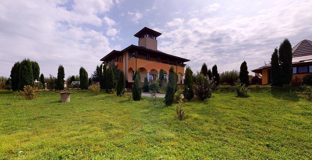 Vanzare Conac Visan 550 mp utili+ Teren 5300 mp