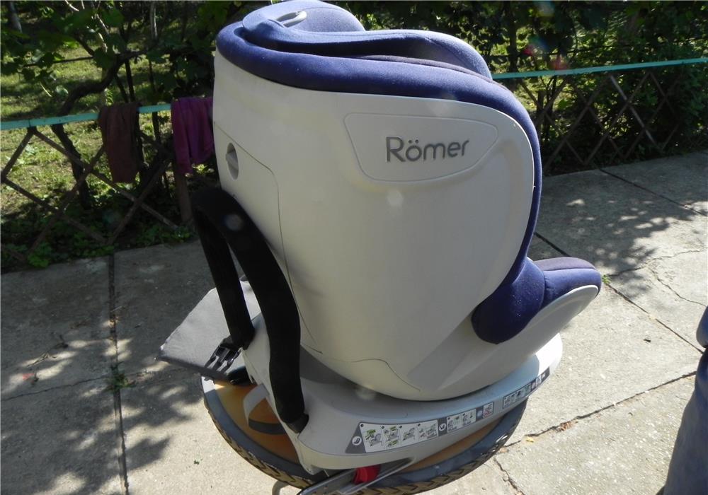 Vanzare scaun auto isofix pentru copil.