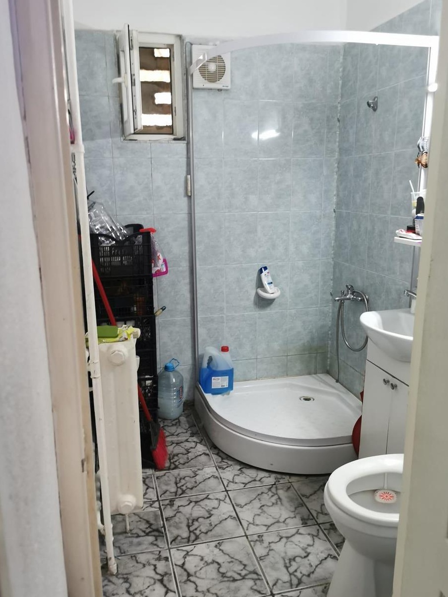 Vânzare spațiu comercial stradal