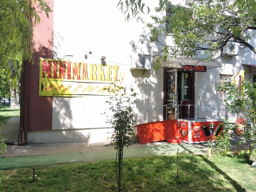 Vânzare spațiu comercial stradal