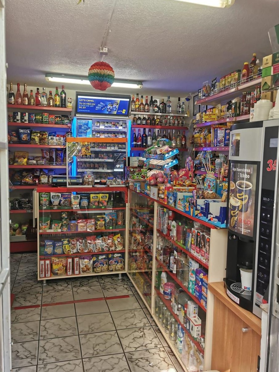 Vânzare spațiu comercial stradal