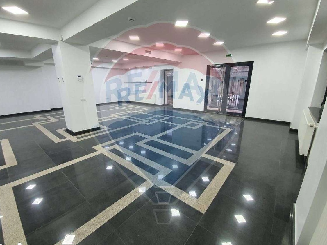 VANZARE/INCHIRIERE Cladire birouri  adiacent Bulevardul Timisoara
