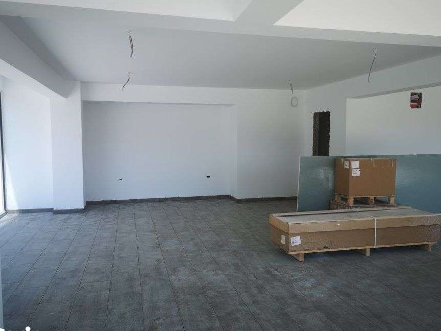 Vanzare/inchiriere Spatiu comercial intabulat Tractorul