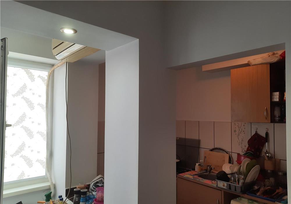 Vatra luminoasa, pompiliu manoliu, 3 lifturi