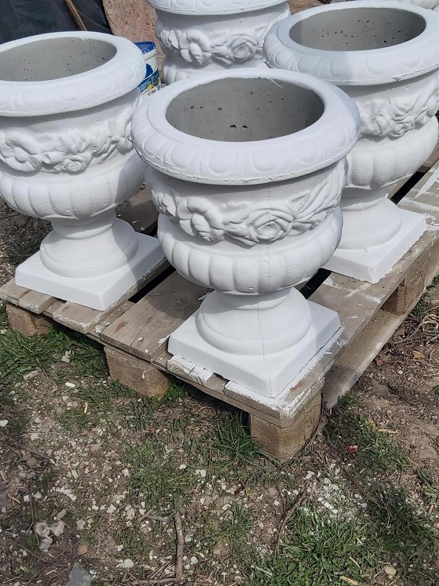 Vaze din beton.