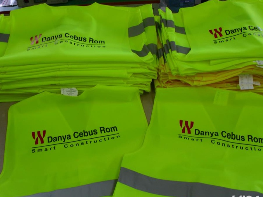 Veste reflectorizante personalizate