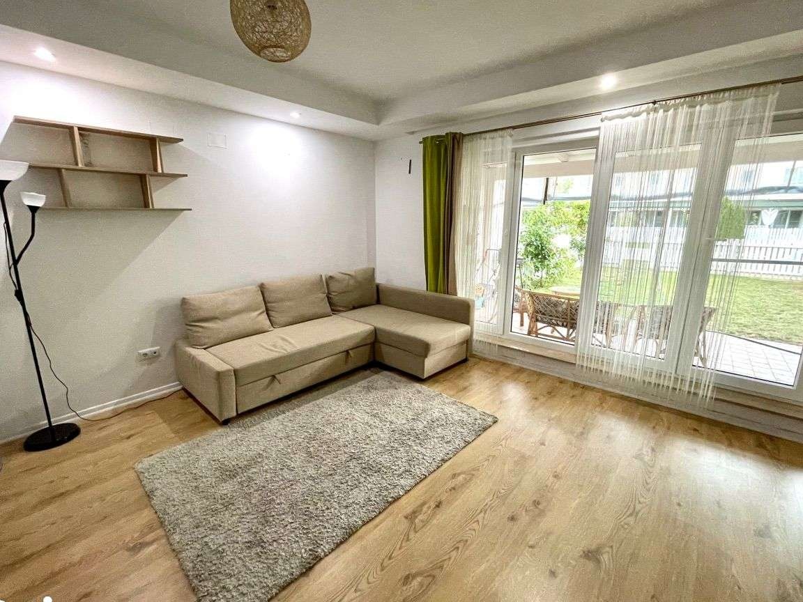 VILA 3 camere de vanzare in Cosmopolis, Curte, Piscina - Proprietar