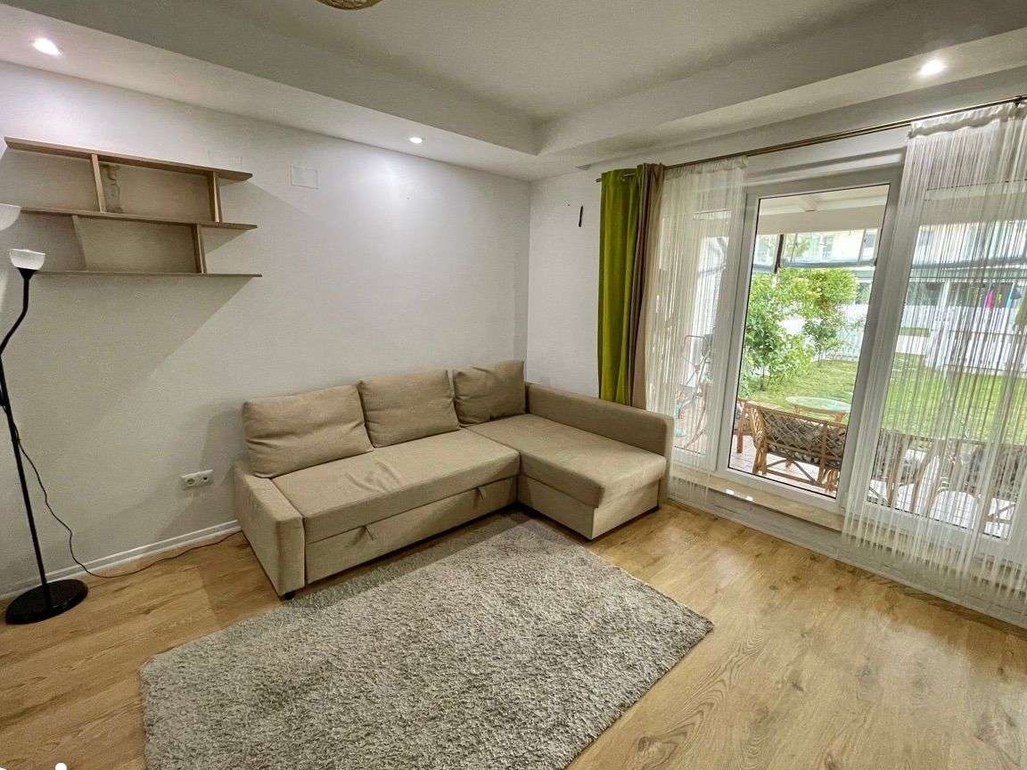 VILA 3 camere de vanzare in Cosmopolis, Curte, Piscina - Proprietar