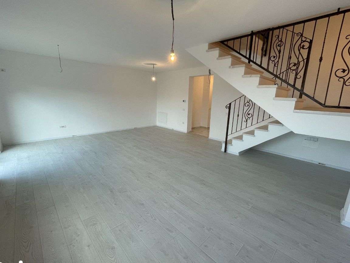 Vila 4 camere tip duplex de vanzare in Dobroesti