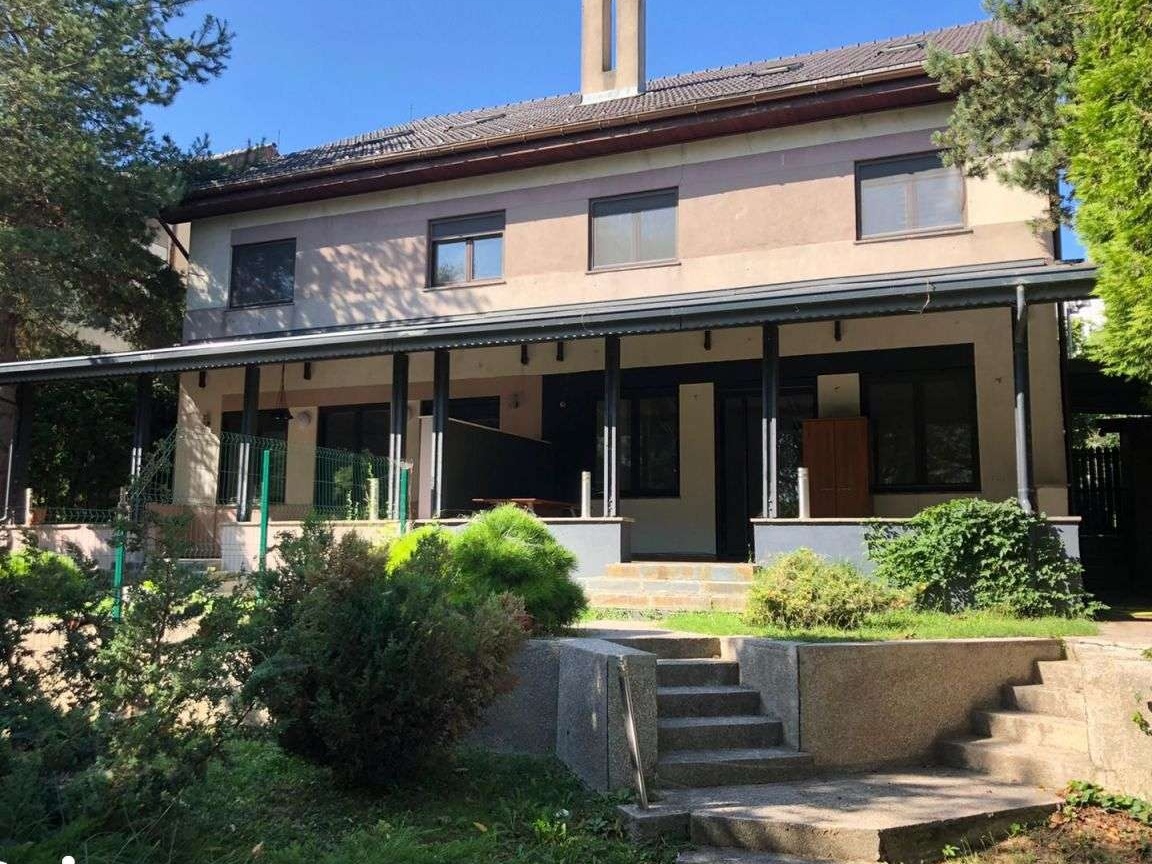 Vila 6 camere cu iesire la lacul Baneasa teren 300 mp
