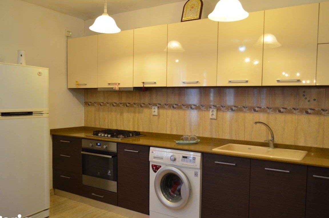 Vila Costinesti D+P+1 15 camere cu bai modernizata la cheie