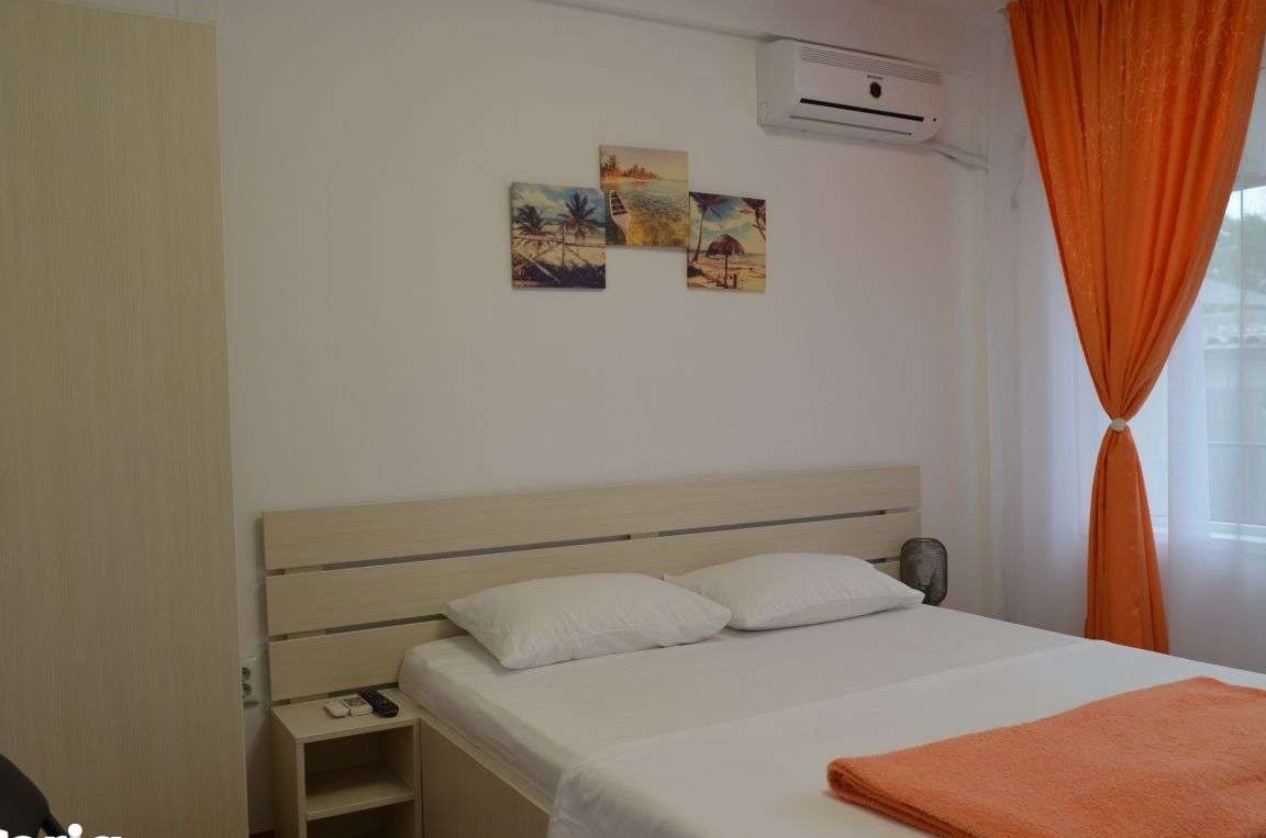 Vila Costinesti D+P+1 15 camere cu bai modernizata la cheie