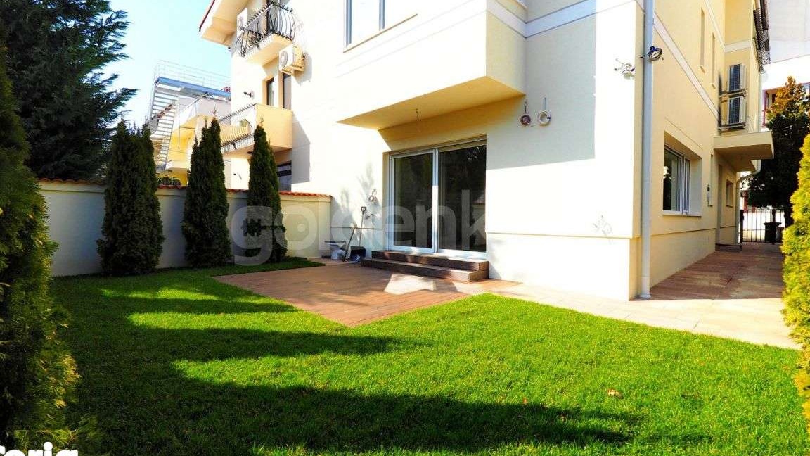 Vilă cu 7 camere, 4 bai | renovata integral 2020 | strada privata