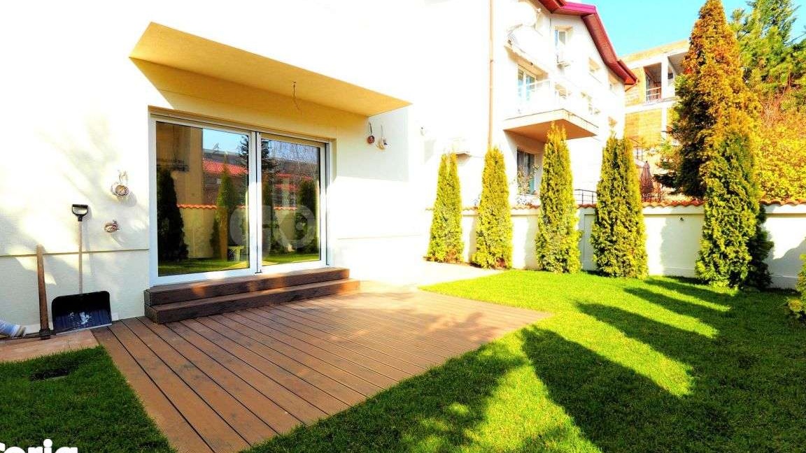 Vilă cu 7 camere, 4 bai | renovata integral 2020 | strada privata