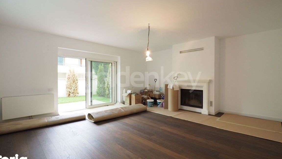 Vilă cu 7 camere, 4 bai | renovata integral 2020 | strada privata